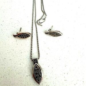 Silver vintage set ( necklace and earrings)